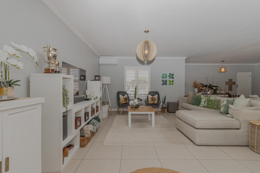 3 Bedroom Property for Sale in Sunningdale Western Cape